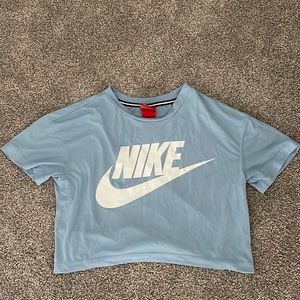 Nike cropped tee